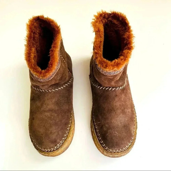 Laidback London Weather Resistant Nyali Moccasin Boot - Picture 9 of 11